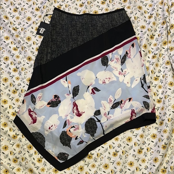 NWT DKNY Asymmetrical Skirt - Black, White, and Blue Floral - Picture 8 of 8